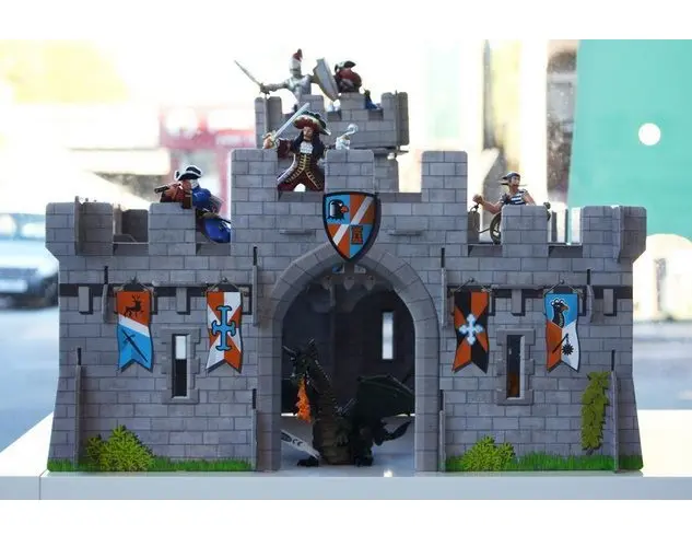 Средневековый замок - фото