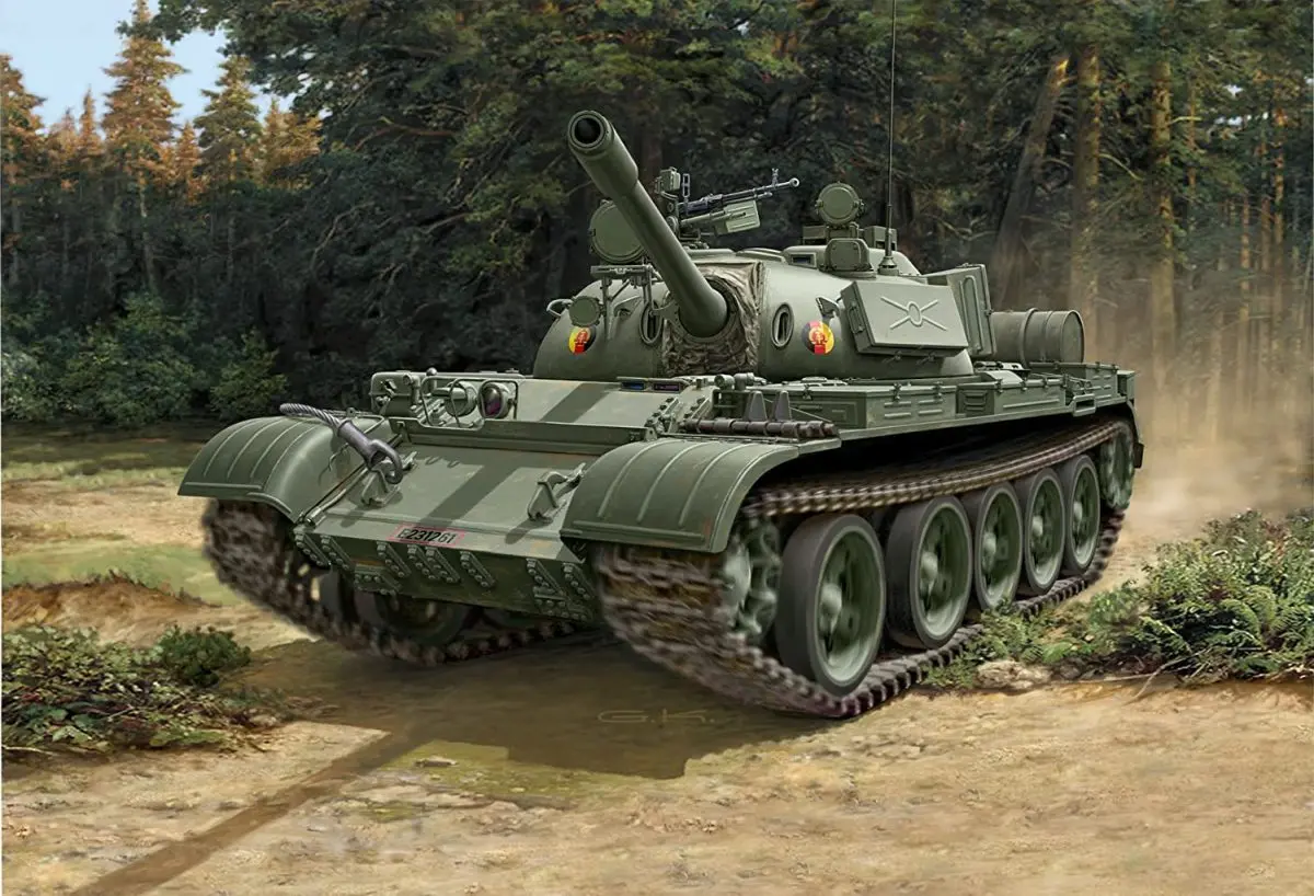 Советский основной и средний танк T-55 A/AM (1:72) - фото