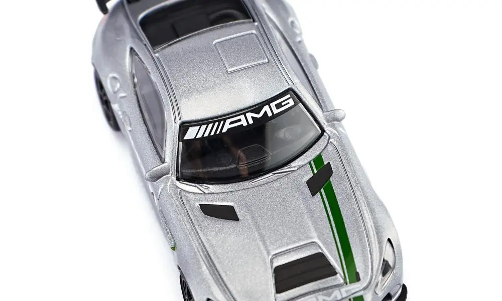 Гоночная машина Mercedes-AMG GT 4 - фото