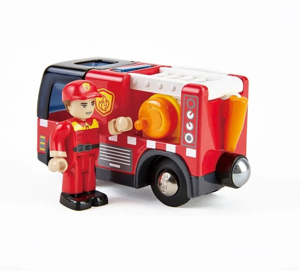 Пожарная машина с сиреной - фото