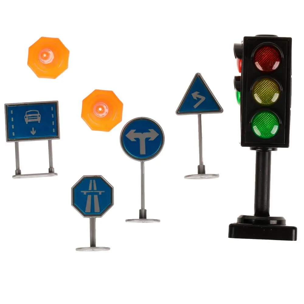Светофор с дорожными знаками - фото