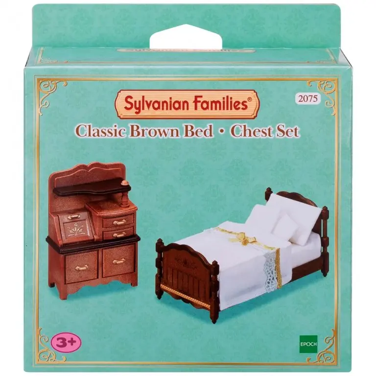 Классические коричневые кровать и комод - фото