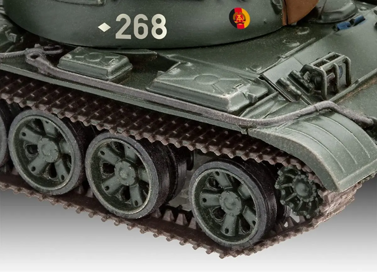 Советский основной и средний танк T-55 A/AM (1:72) - фото