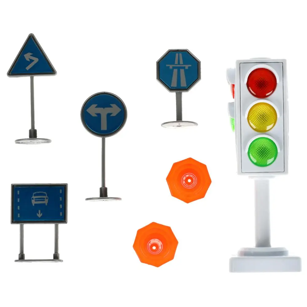 Светофор с дорожными знаками - фото