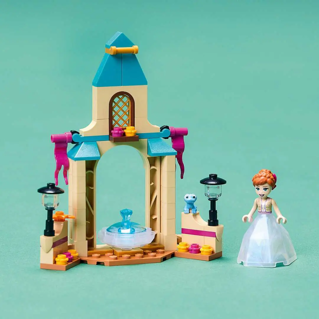 Disney Princess Двор замка Анны - фото