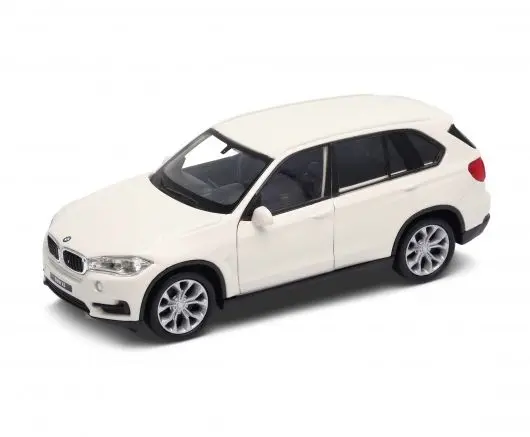 Машина BMW X5 - фото