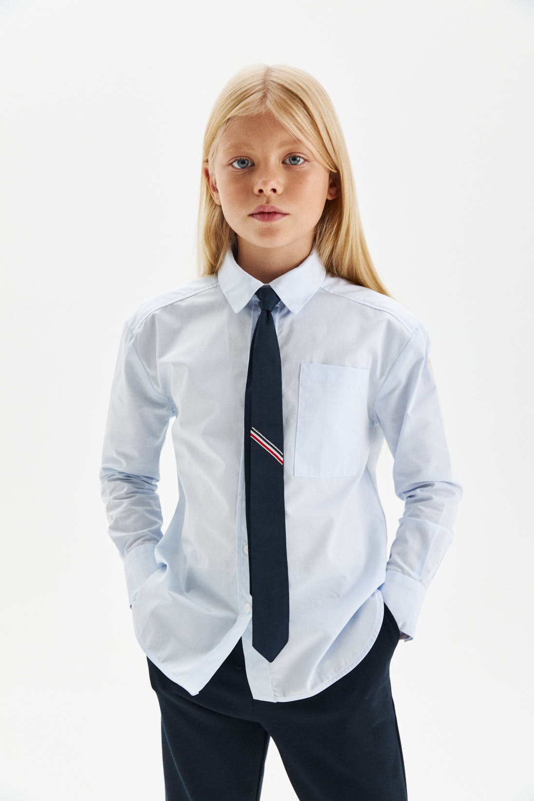 Девочка с галстуком