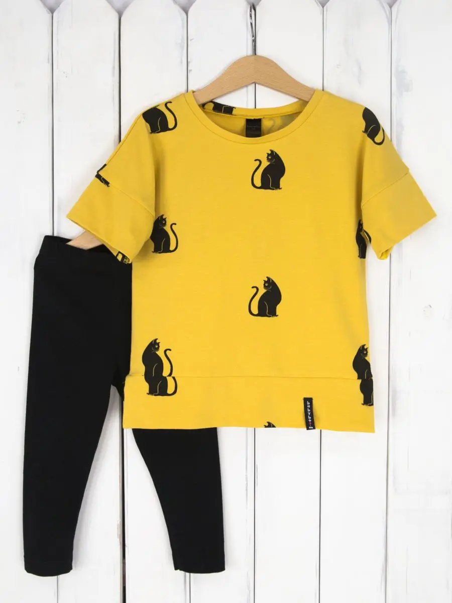 Комплект "Кошки на горчице": футболка, легинсы
